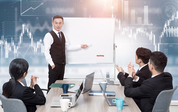 培訓與發(fā)展:提升員工素質(zhì)和企業(yè)競爭力的重要途徑 培訓與發(fā)展:提升員工素質(zhì)和企業(yè)競爭力的重要途徑