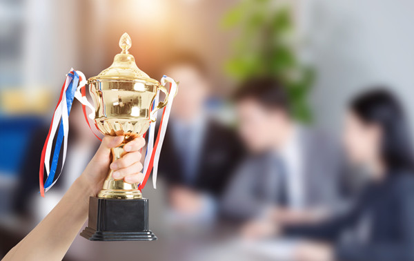 以人為本:人力資源管理的新視角與實(shí)踐 以人為本:人力資源管理的新視角與實(shí)踐