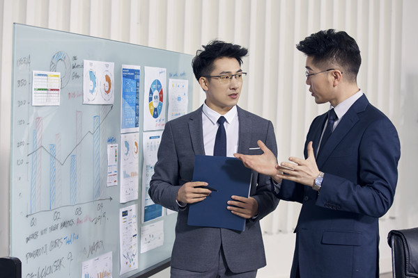 員工溝通與反饋機制:提升組織效能的重要途徑 員工溝通與反饋機制:提升組織效能的重要途徑