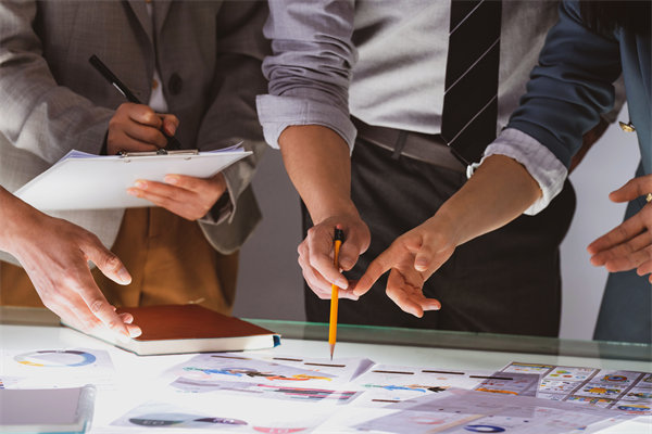 績(jī)效溝通：建立良好溝通，促進(jìn)績(jī)效提升