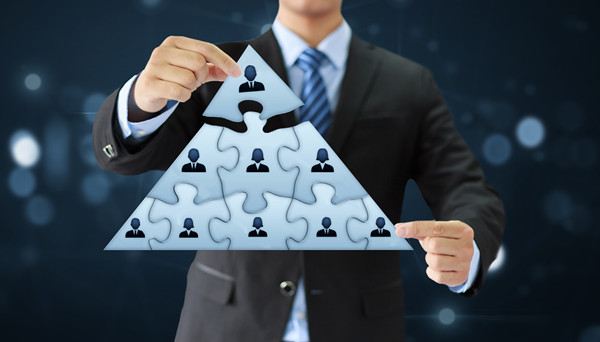 嚴(yán)格執(zhí)行經(jīng)營(yíng)方案，優(yōu)化資源配置，保障企業(yè)高效運(yùn)轉(zhuǎn)