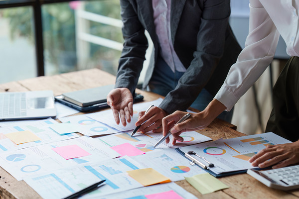 精準(zhǔn)制造業(yè)管理，提升生產(chǎn)效率，降低運(yùn)營成本