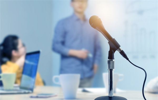 企業(yè)文化如何深度融合HR管理，增強(qiáng)團(tuán)隊凝聚力？