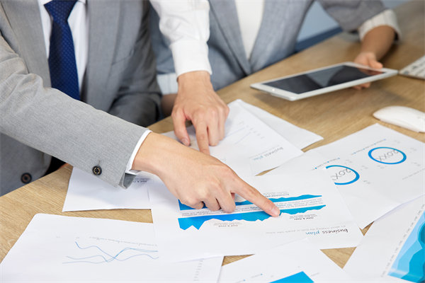 如何制定有效的市場營銷計(jì)劃以驅(qū)動年度銷售目標(biāo)達(dá)成？